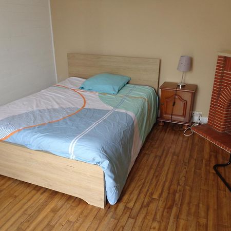 Chambre 1 Martine Hamadou Apartamento Questembert Exterior foto
